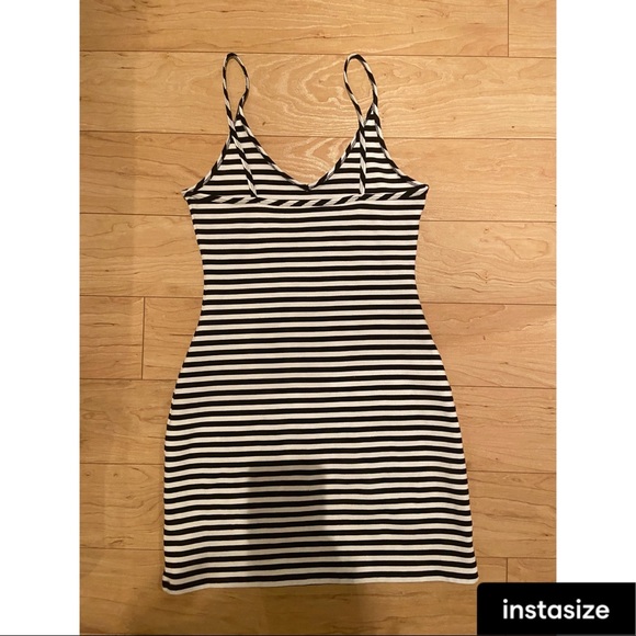 Aritzia dress size small - Picture 4 of 4